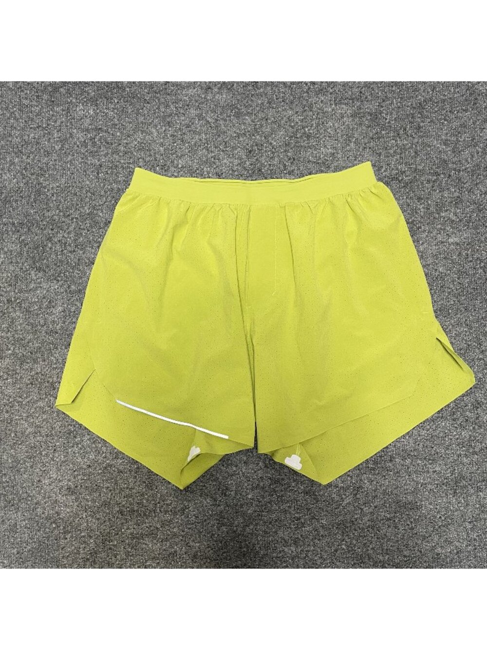 Lululemon Free Lined Shorts Wasabi Perforated Swift Fabric Reflective Mens M